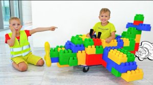 🍿 Влад и Ники катаются на игрушечном самолете и играют с игрушками