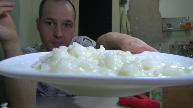 Мукбанг, каша рисовая с маслом