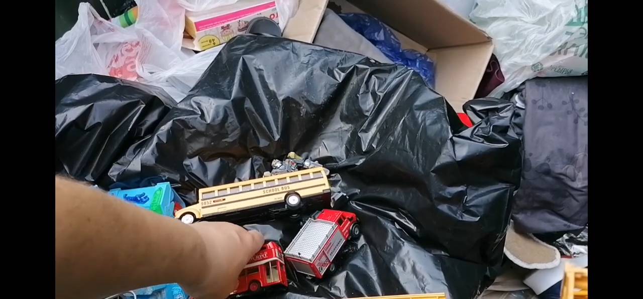 Как я зарабатываю лазая по мусоркам Питера? Dumpster Diving
