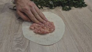 Просто возьми фарш и намажь лаваш. Вкусный завтрак или перекус, быстро и просто