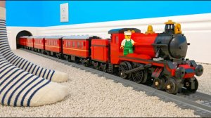Я пустил ПОЕЗД LEGO вокруг своего ДОМА...