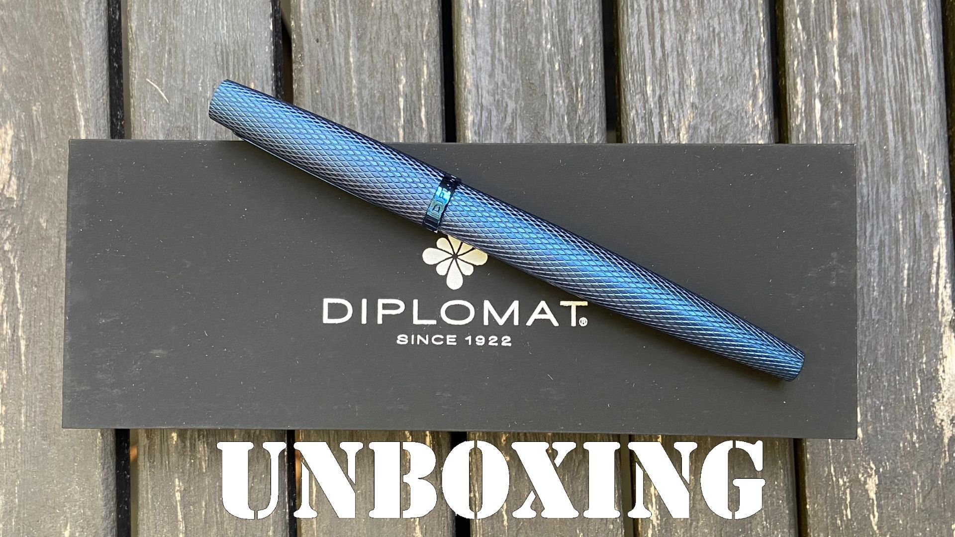 Распаковка посылки от Atlas Stationers - Diplomat Viper и блокноты Campus, Clairefontaine, Hobonichi