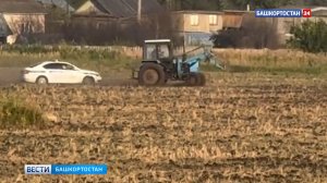 В Башкирии полицейские устроили погоню по полю за трактором