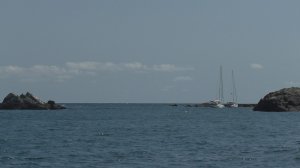 Бухта Утес Крым. На катамаране в открытое море. Волны уносят в море