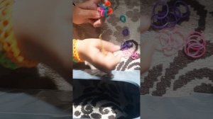 учу делать Пёрышко из резинок