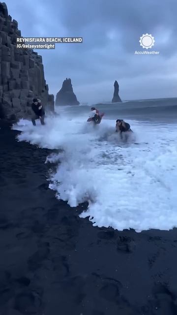 Туристы и океан 🌊👀😁
