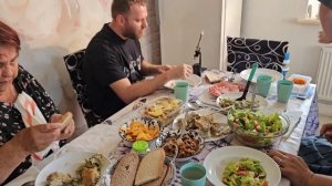 Едим кучу мороженое 🍦