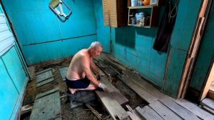 ЖИЗНЬ В ЧАСТНОМ ДОМЕ. Ломаю полы в пристройке 2 - серия .