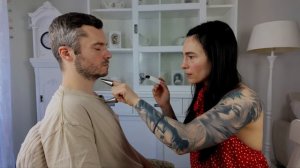 Я измерила его лицо, чтобы сделать точную копию