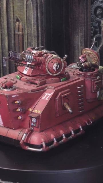 Мощный танк Скитариев Warhammer 40000
