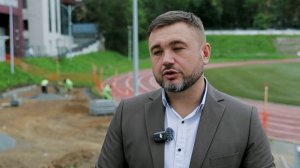 Новую площадку с тренажерами монтируют на стадионе «Строитель» во Владивостоке.