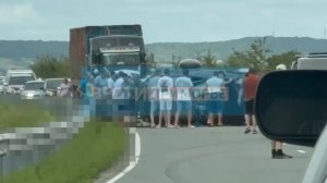 Внедорожник перевернулся и прuдавил выпавшего из него водителя в Надеждинском районе