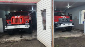Два Урала в боевом, деревенский пожарный