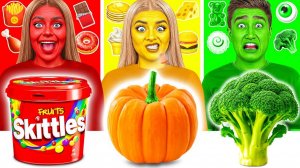 24 Часа Едим Еду Одного Цвета Челлендж # Потрясающие Кухонные Лайфхаки Funny DO Challenge