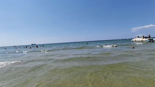 Море сегодня просто улёт! Ну чем не Мальдивы!