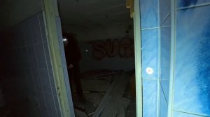 Ночь на Заброшке   Что Мы Обнаружили в Заброшенном Доме.mp4