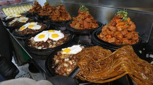 Уникальная и разнообразная лапша из черной фасоли в Корее (чаджанмён)