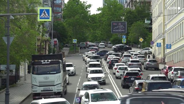 Участники СВО и их семьи получили право бесплатной парковки во Владивостоке