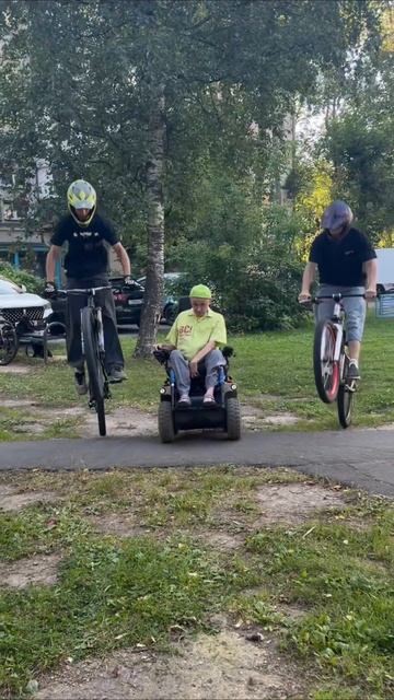 Велосипедисты / Cyclists 👍 
#велосипед #ВикторСчастливый #инвалид #благодарность #мечта #счастье
