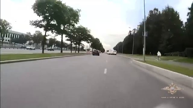 🚘 Москвичка на Mercedes без номеров устроила эпичную погоню с ГАИ и получила сразу 28 протоколов