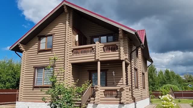 Обзор бревенчатого дома 225,6 м2 на берегу лазурного озера