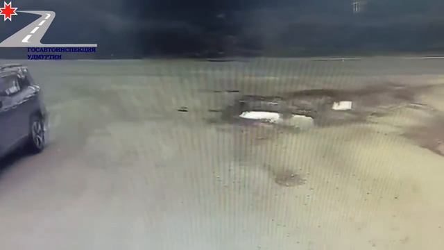 Грузовик опрокинулся на федеральной трассе в Удмуртии