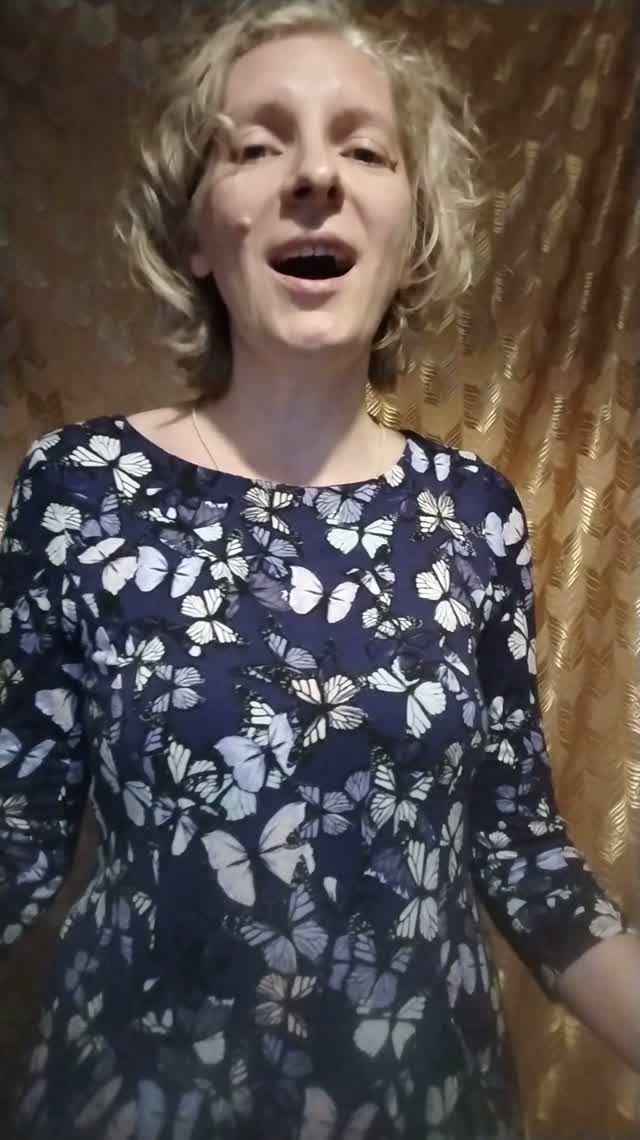 написала музыку, а пение придётся репетировать