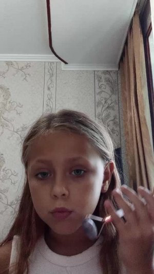 иду к подруге подарить подарок