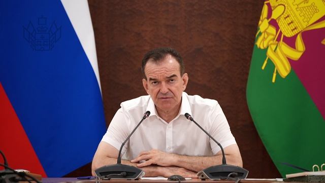Провёл оперативное совещание по ночным атакам беспилотников на курортные города