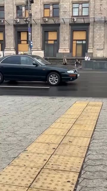 В Киеве рабам надо стоять на коленях раз в день!