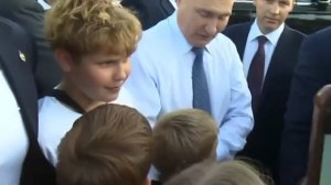 Путин в Новосибирске пообщался с жителями города

Там снимали президента на телефоны и кричали «Пути