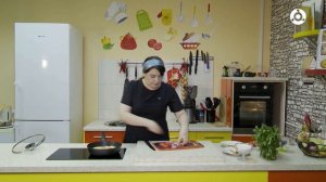 Утреннее меню. Готовим омлет с овощами и сыром