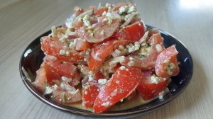 ЛЕГКИЙ САЛАТ ЗА 2 МИНУТЫ! ВКУСНЫЙ ПРОСТОЙ САЛАТ С ПОМИДОРАМИ И ТВОРОГОМ!