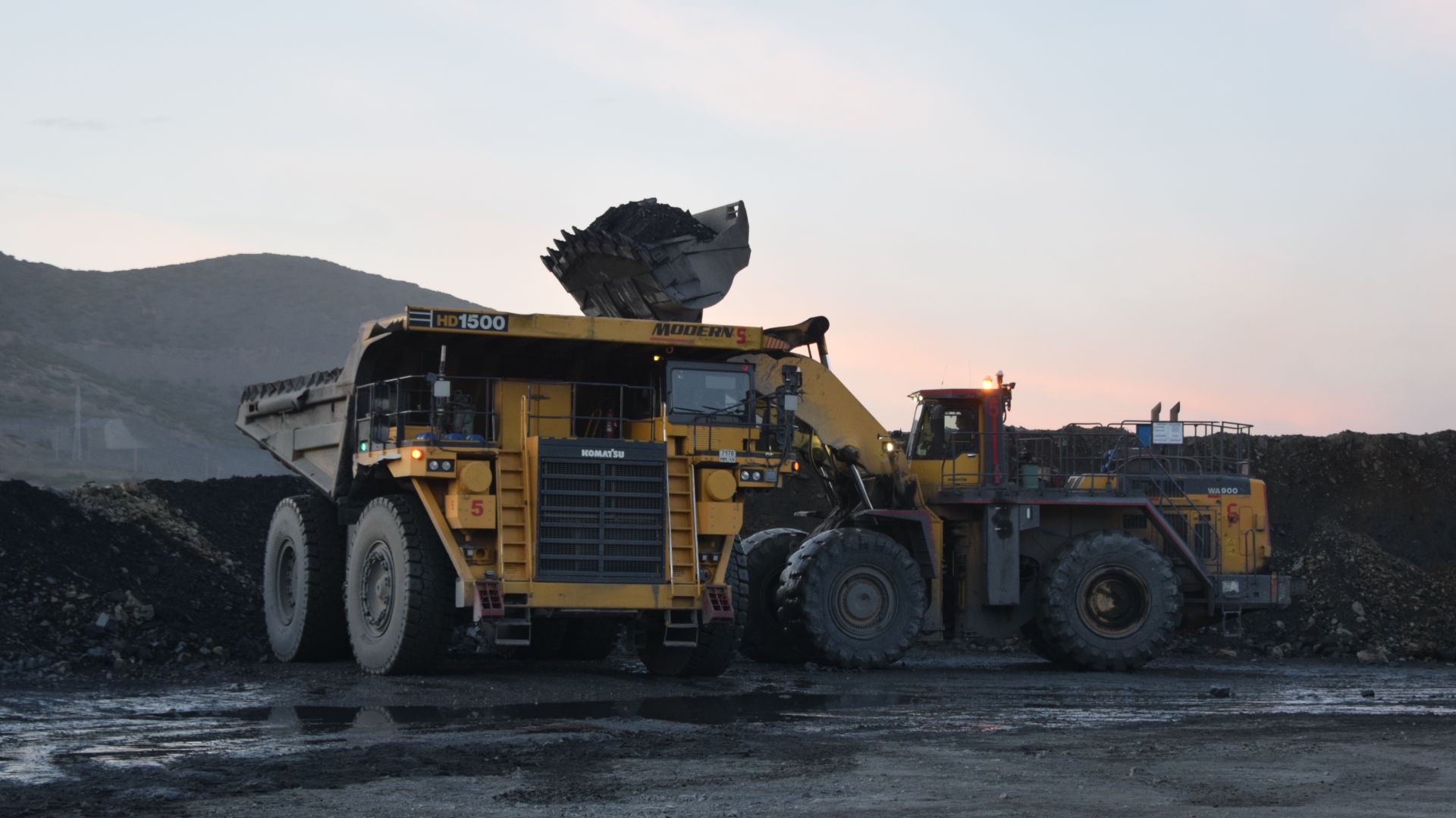 Комплекс: KOMATSU HD1500 & KOMATSU WA900