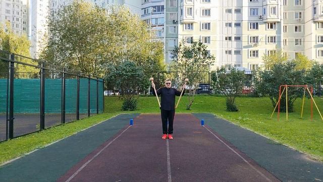 Упражнения с деревянным колокольчиком для фитнеса (2)