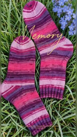 Летний вайб 🧶🧦☘️🌱🍓🫐🍒