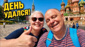 Почему его опять тянет на Красную площадь? | Москва, ГУМ и Мороженое