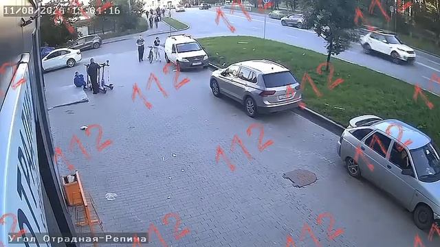 Момент наезда Ламборгини на людей.