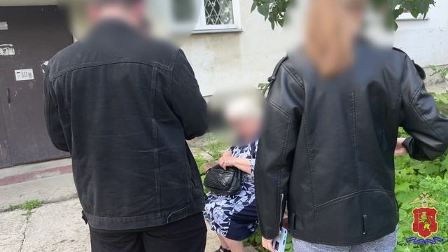 Владимирские полицейские задержали курьера телефонных аферистов