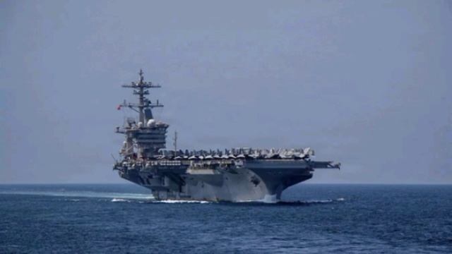 Несколько военных пытались выпрыгнуть за борт американского авианосца USS Abraham Lincoln.