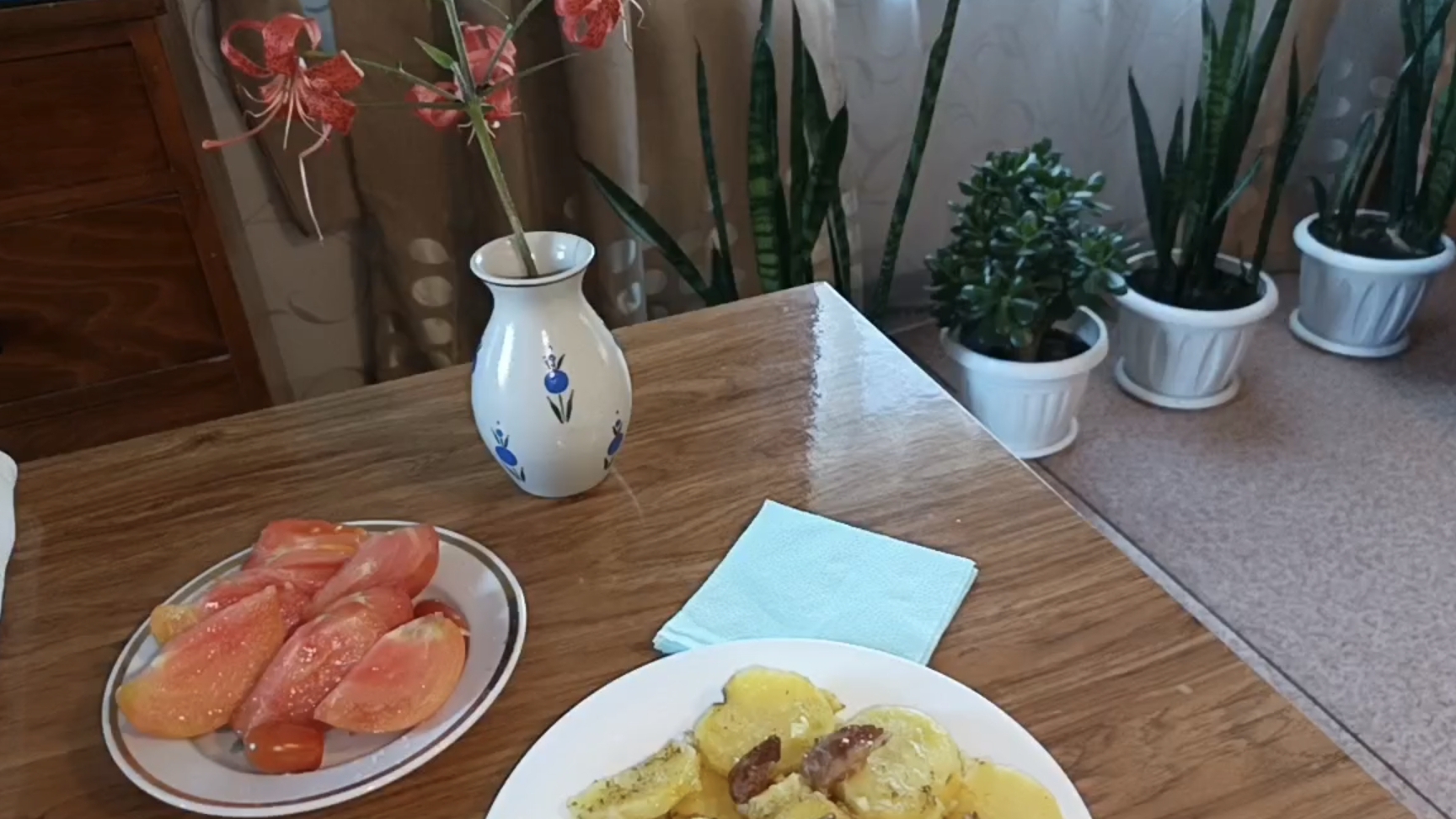 Дождалась! ❤️Спеют помидорчики 🍅Молодая картошка запечённая в духовке!🙏