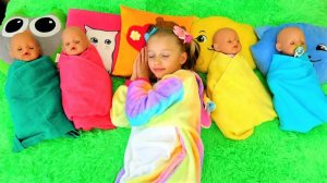 Полина и сонные куклы хотят спать