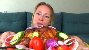 Мукбанг от Яновны Курица половинчатая запеченная в духовке, овощи и соус. Еда ва=куснота.