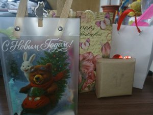 Распаковываем подарки