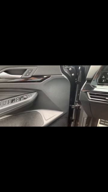 Volkswagen Golf 280TSI DSG R-Line 【Цвет】 Чёрный «Марганцевый камень»