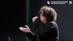 Антон Токарев и Mary Gu с кавером песни «Лететь» в сопровождении шоу-балета Александра Могилева