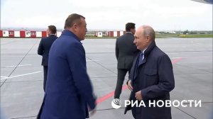 Путин прибыл в Южно-Сахалинск, где примет участие в завершающей стадии учений Тихоокеанского флота.