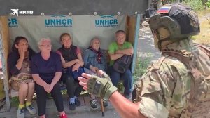 Военнослужащие ВС РФ эвакуировали мирных жителей освобожденного Красноармейска