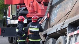 В Минске грузовик провалился под асфальт