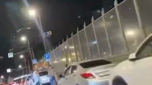 Сочи, обстановка на АЗС

В городе очереди, по словам жителей, достигают 12 часов.